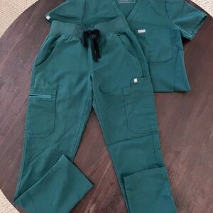 Figs Forest Green Scrub Set